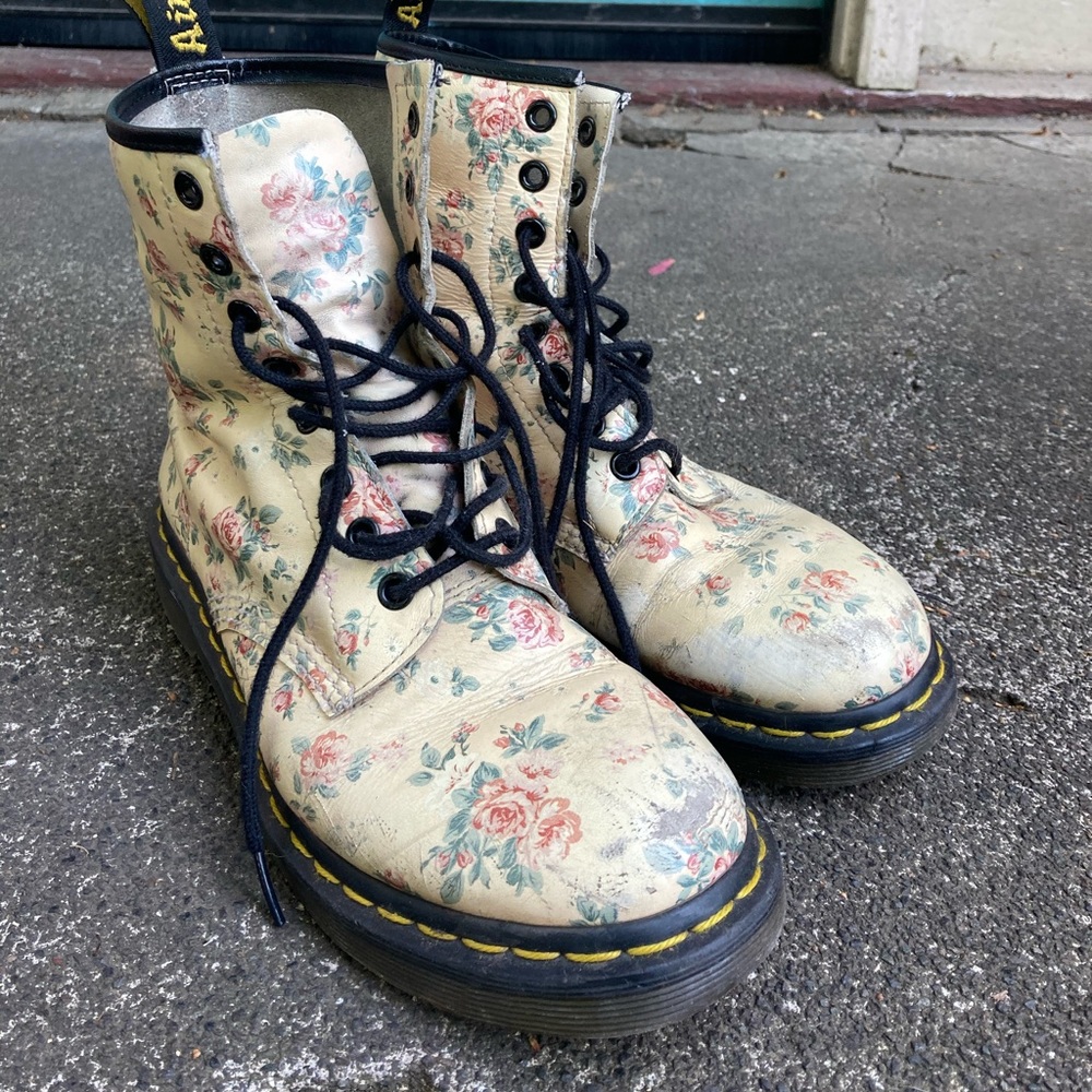 Floral Dr Martens